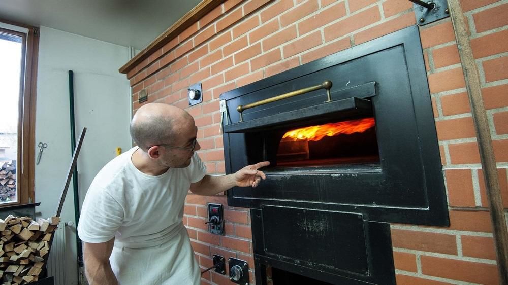 Du pain cuit au four à bois : succès de demain grâce aux recettes d’antan